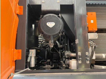 Bager na kolesih DOOSAN DX210