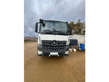 Stacionarna betonska črpalka MERCEDES-BENZ Actros