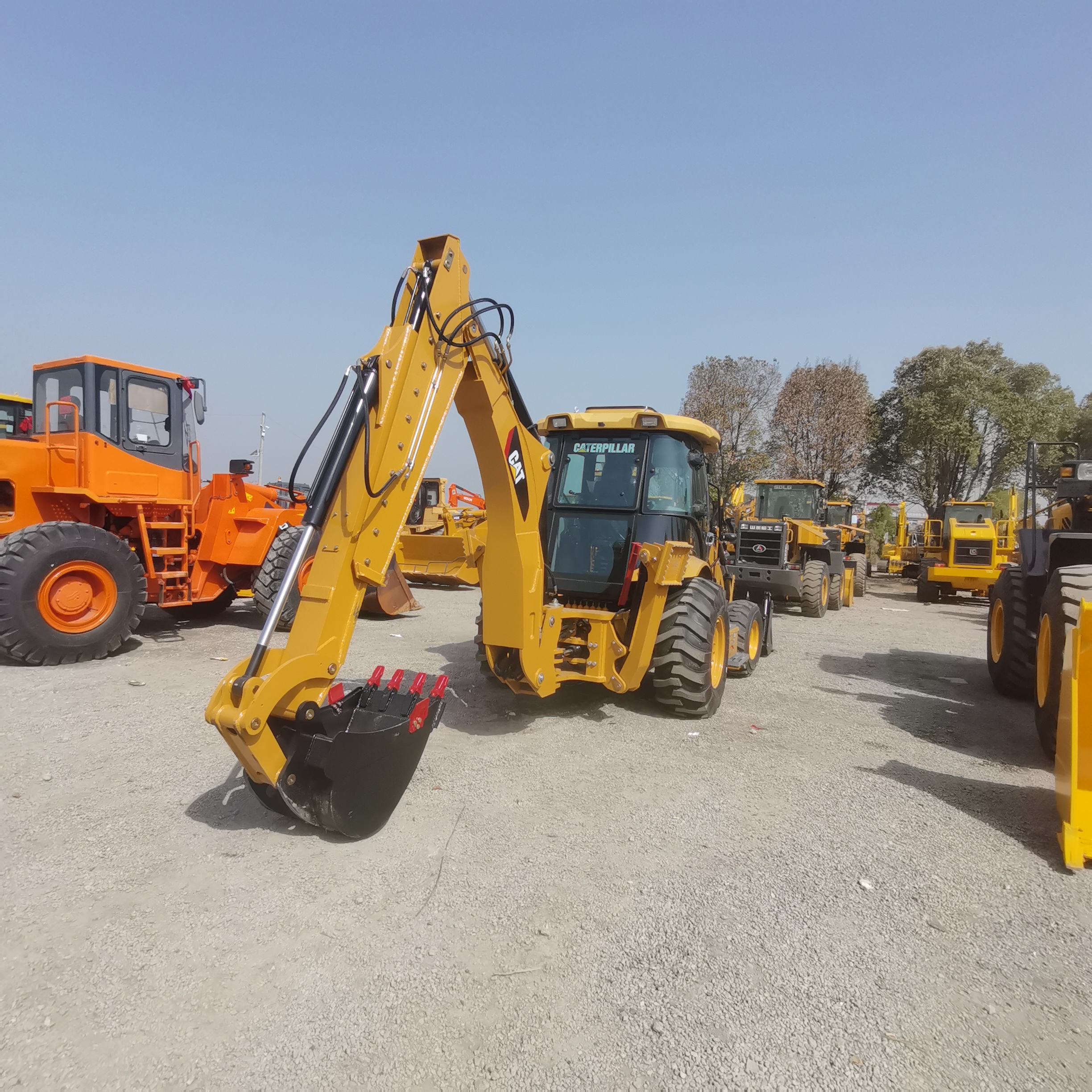 Nov Bager nakladalec CATERPILLAR 420F: slika 2