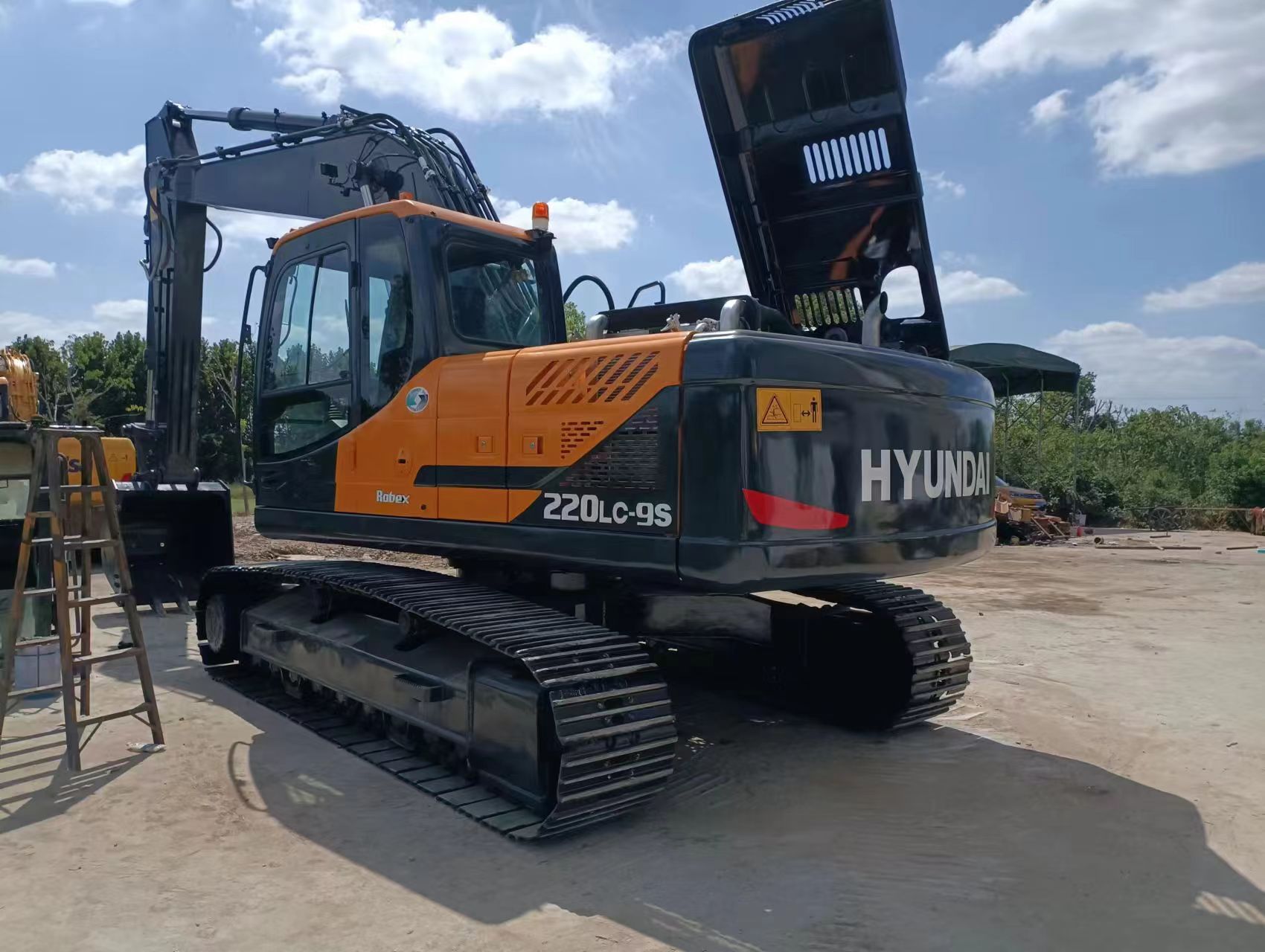 Bager goseničar Hyundai 220: slika 2