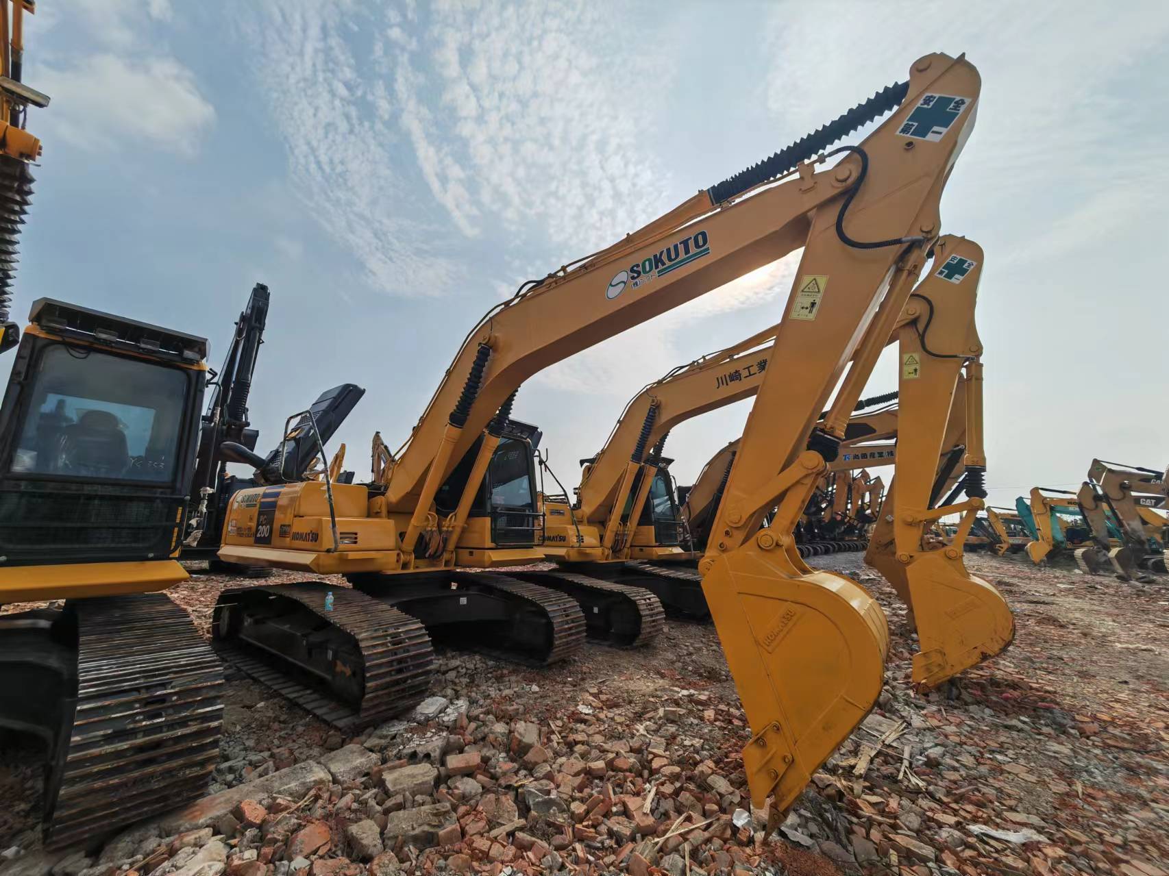 Bager goseničar KOMATSU PC200