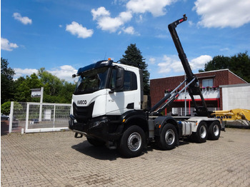 Kotalni prekucni tovornjak IVECO X-WAY