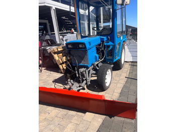 Traktor ISEKI