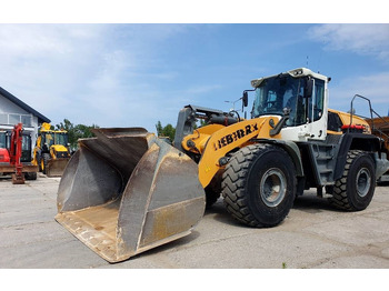 Kolesni nakladalec LIEBHERR L 580