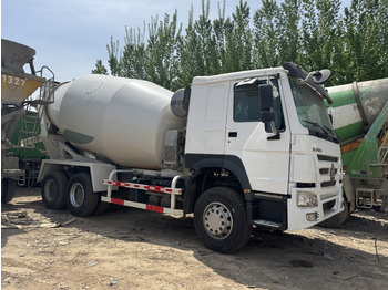 Avtomešalec SINOTRUK HOWO