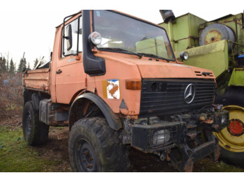 Komunalno/ Posebno vozilo UNIMOG U1200