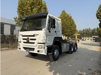 Vlačilec SINOTRUK HOWO