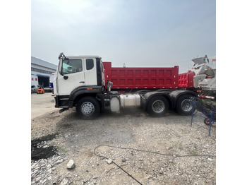 SINOTRUK HOHAN tralier head lizing SINOTRUK HOHAN tralier head: slika 2