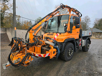 Komunalno/ Posebno vozilo UNIMOG U400