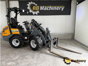 Kolesni nakladalec GIANT