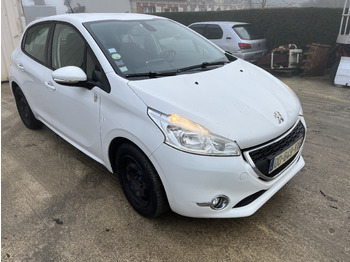 Peugeot 208 1L6 hdi 100cv 2 places motricité renforcée FAM lizing Peugeot 208 1L6 hdi 100cv 2 places motricité renforcée FAM: slika 1