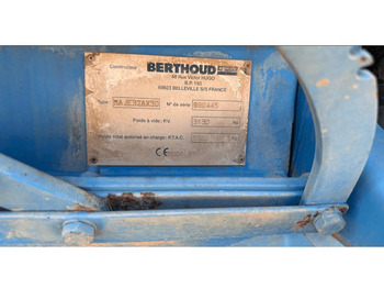 Vlečna škropilnica BERTHOUD MAJOR 32: slika 4