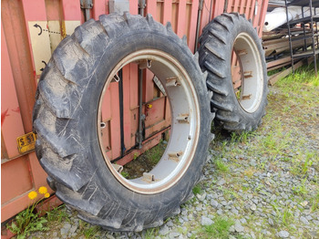 Kmetijski stroj Traktorin renkaat 13.6x36 vannekehillä: slika 2