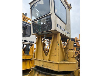 Stolpni žerjav LIEBHERR