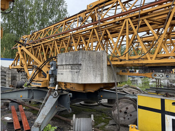 Stolpni žerjav LIEBHERR