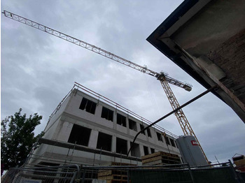 Stolpni žerjav LIEBHERR