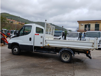 Tovornjak z dvigalom IVECO DAILY 35-120: slika 4