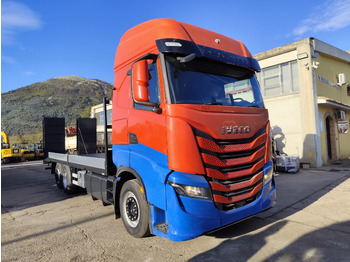 Tovornjak s kesonom IVECO S-WAY