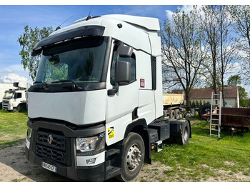 Vlačilec RENAULT T 460