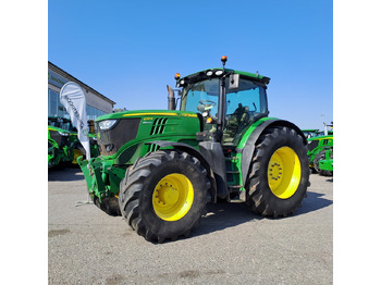 Traktor JOHN DEERE 6210R