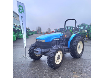Traktor NEW HOLLAND