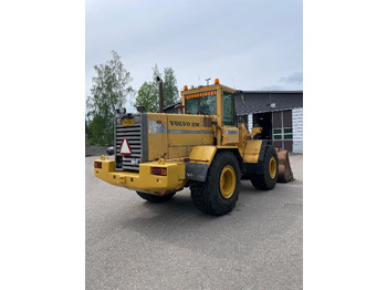 Kolesni nakladalec Volvo L120B: slika 5