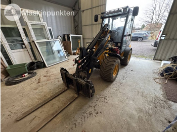 JCB 403 lizing JCB 403: slika 1 JCB 403 lizing JCB 403: slika 1