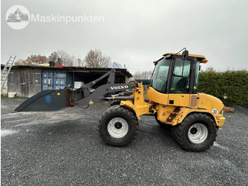 Kolesni nakladalec VOLVO L35