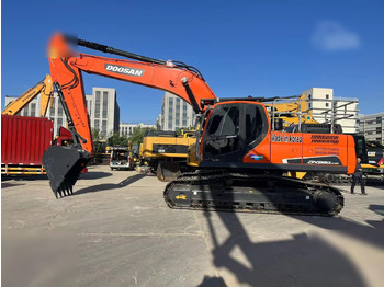 Bager goseničar DOOSAN DX260