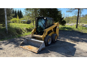 Mini nakladalec CATERPILLAR 226D
