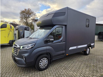 Tovornjak za prevoz konj