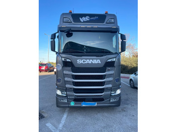 Vlačilec SCANIA S 500