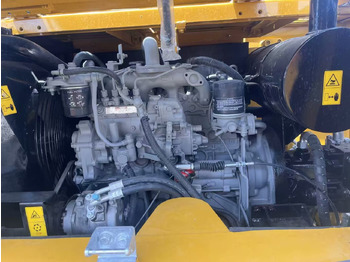 Bager goseničar CATERPILLAR 323D2L: slika 4
