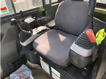 Mini bager KOMATSU pc30MR: slika 3