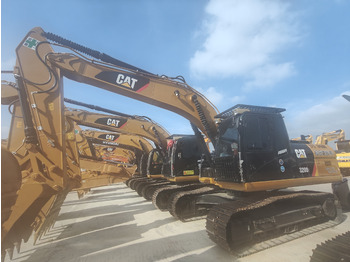 Bager goseničar CATERPILLAR
