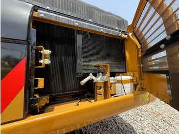 Bager goseničar CATERPILLAR Used caterpillar brand 336d excavator on sale excellent condition high quality cat320 .330 336 excavator in stoc: slika 4 Bager goseničar CATERPILLAR Used caterpillar brand 336d excavator on sale excellent condition high quality cat320 .330 336 excavator in stoc: slika 4