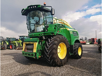 Kombajn za krmo John Deere 8800: slika 2
