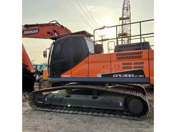 Bager goseničar DOOSAN DX300
