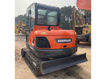 Bager goseničar DOOSAN DX60