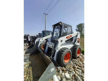 Mini nakladalec BOBCAT S590