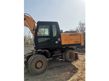 Bager na kolesih HYUNDAI R210