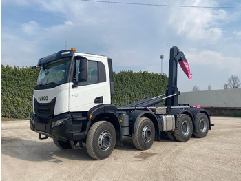 Kotalni prekucni tovornjak IVECO Trakker