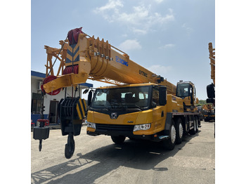 Avtodvigalo XCMG QY70KC