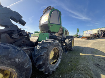 Gozdarski kombajn JOHN DEERE