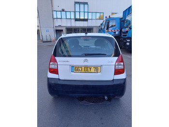 Avtomobil CITROEN C2 -Berline commerciale essence  - 3 portes - 2 places - autoradio - BV 5 - 4CV - Carrosserie : Légères griffes sur bas de caisse côté droit (Voir photo) - Leger décalage aile avant gauche (Vo: slika 5