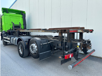 Kontejnerski tovornjak/ Tovornjak z zamenljivim tovoriščem, Tovornjak z dvigalom Mercedes-Benz Actros 2748  Wiesel Mafi Telberg: slika 5