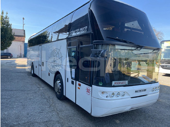 Potovalni avtobus NEOPLAN