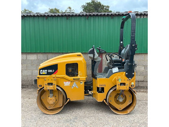 Cestni valjar CATERPILLAR