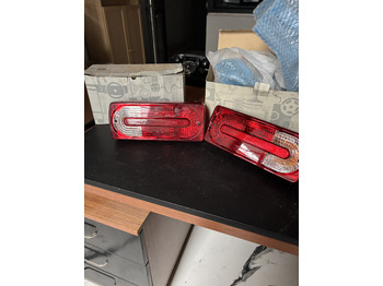 Zadnje luči MERCEDES-BENZ