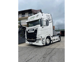 Vlačilec SCANIA R 520